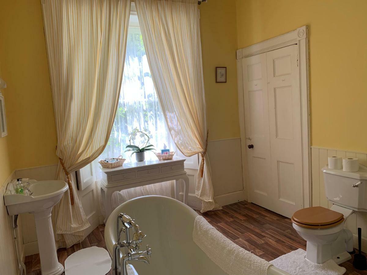 Boulston Manor Guest House Haverfordwest Exterior photo
